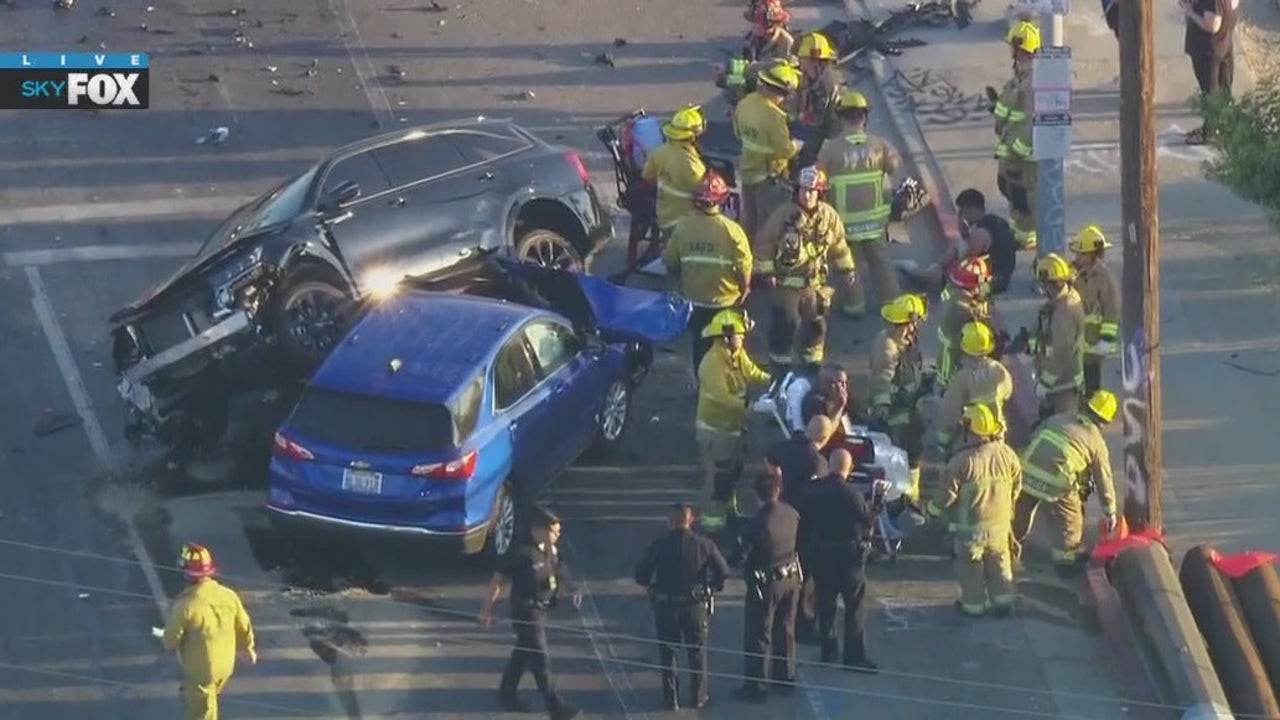 6 injured in multi-car crash in North Hollywood