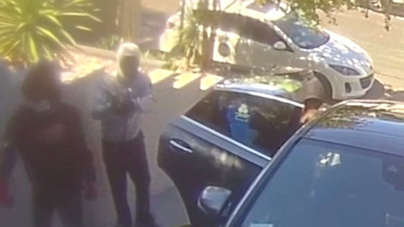 Car wash workers robbed at gunpoint in Woodland Hills