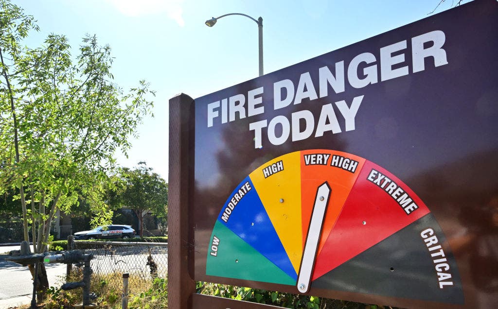 Heat Advisory issued as first Santa Ana winds bring critical fire danger to Southern California