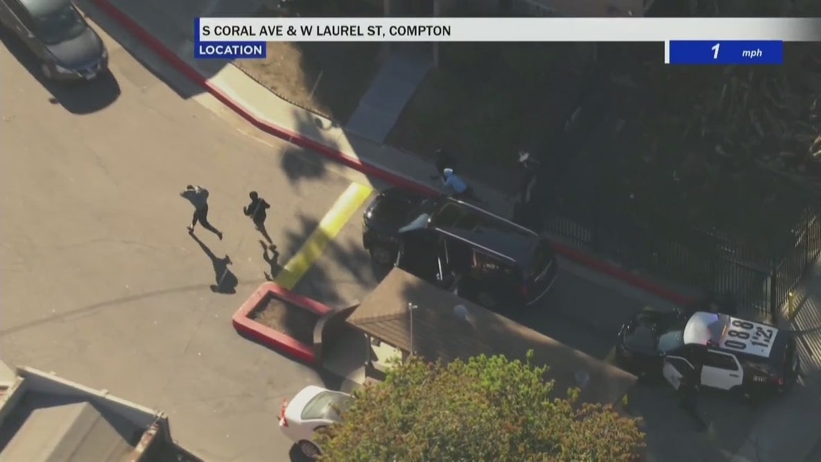Suspects run towards nearby apartment as pursuit ends in Compton