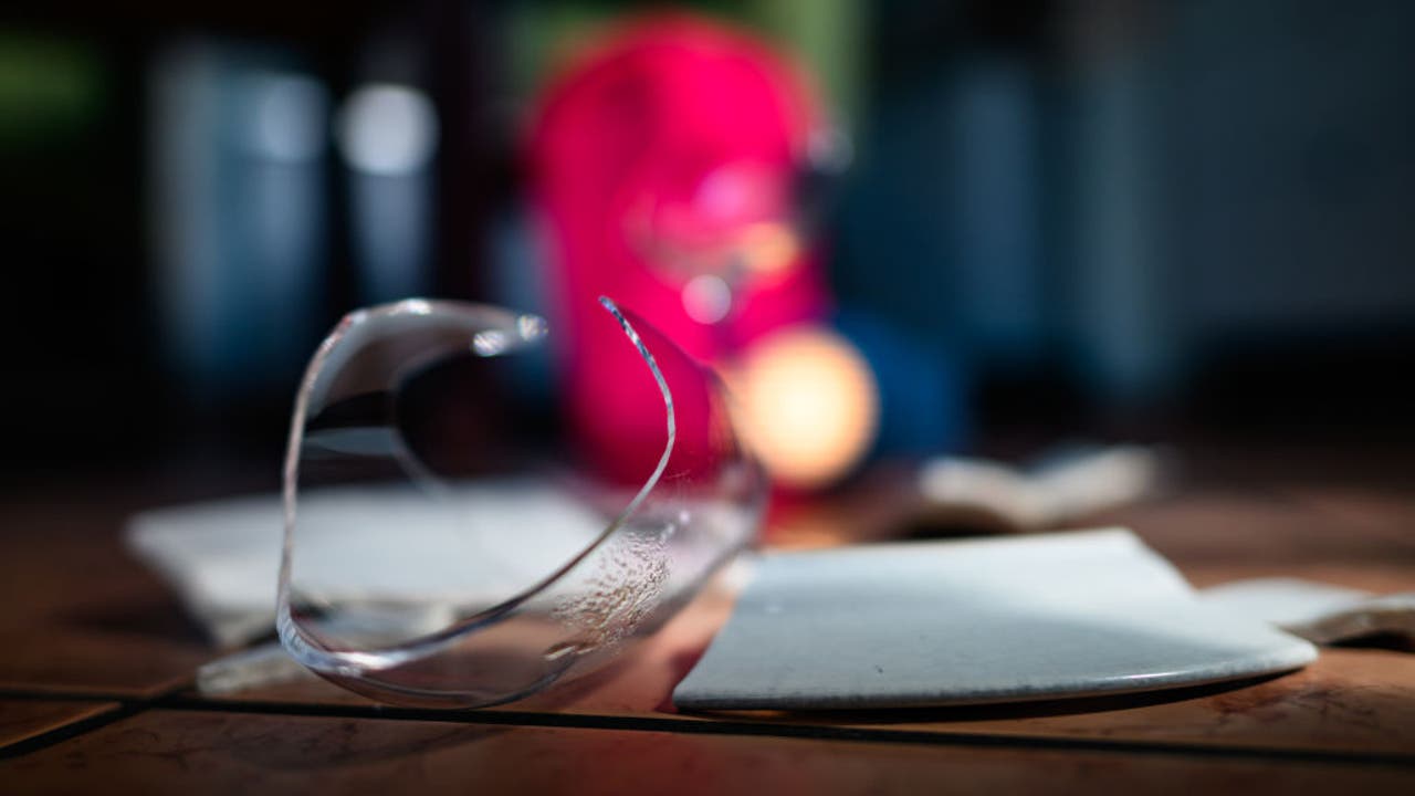 Woman stabbed in neck by sister during haircut in Simi Valley