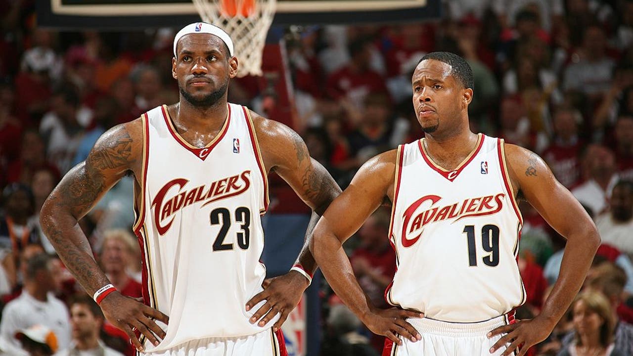 Illegal gambling probe: LeBron James' injury information allegedly leaked to bettors