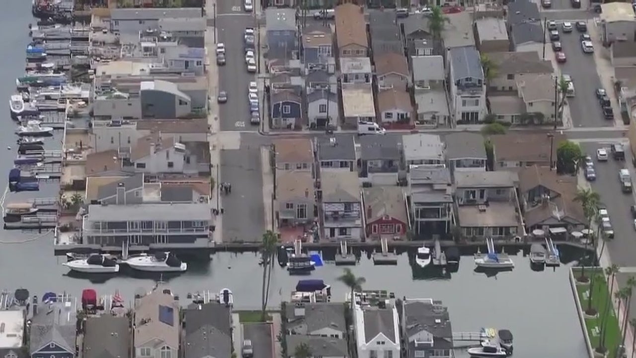 Newport Beach neighborhood on Balboa Peninsula evacuated due to methane gas seepage