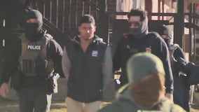 Bass calls for congressional investigation into 'unlawful and unconstitutional' federal immigration raids