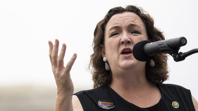 California gubernatorial candidate Katie Porter faces backlash over 2 viral videos