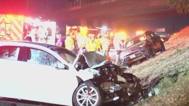8 hospitalized after 110 Freeway pileup crash