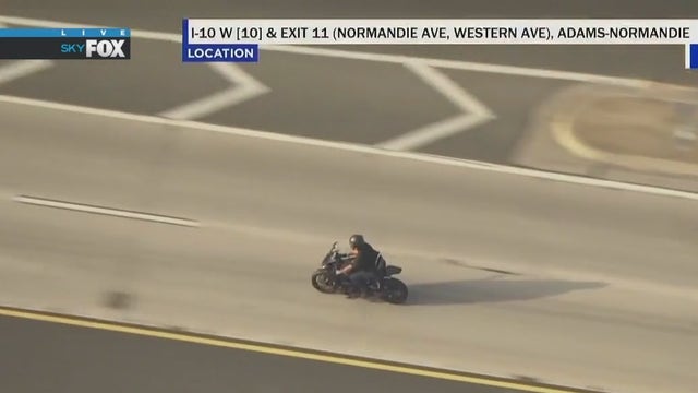 Suspect on motorcycle evades police during chase in LA