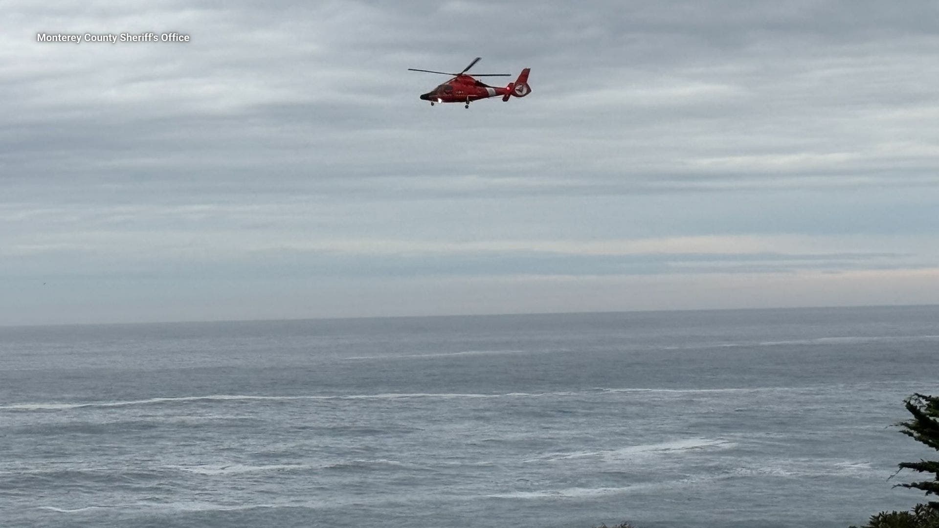 7-year-old girl, her dad both die after getting swept into Pacific Ocean off California coast