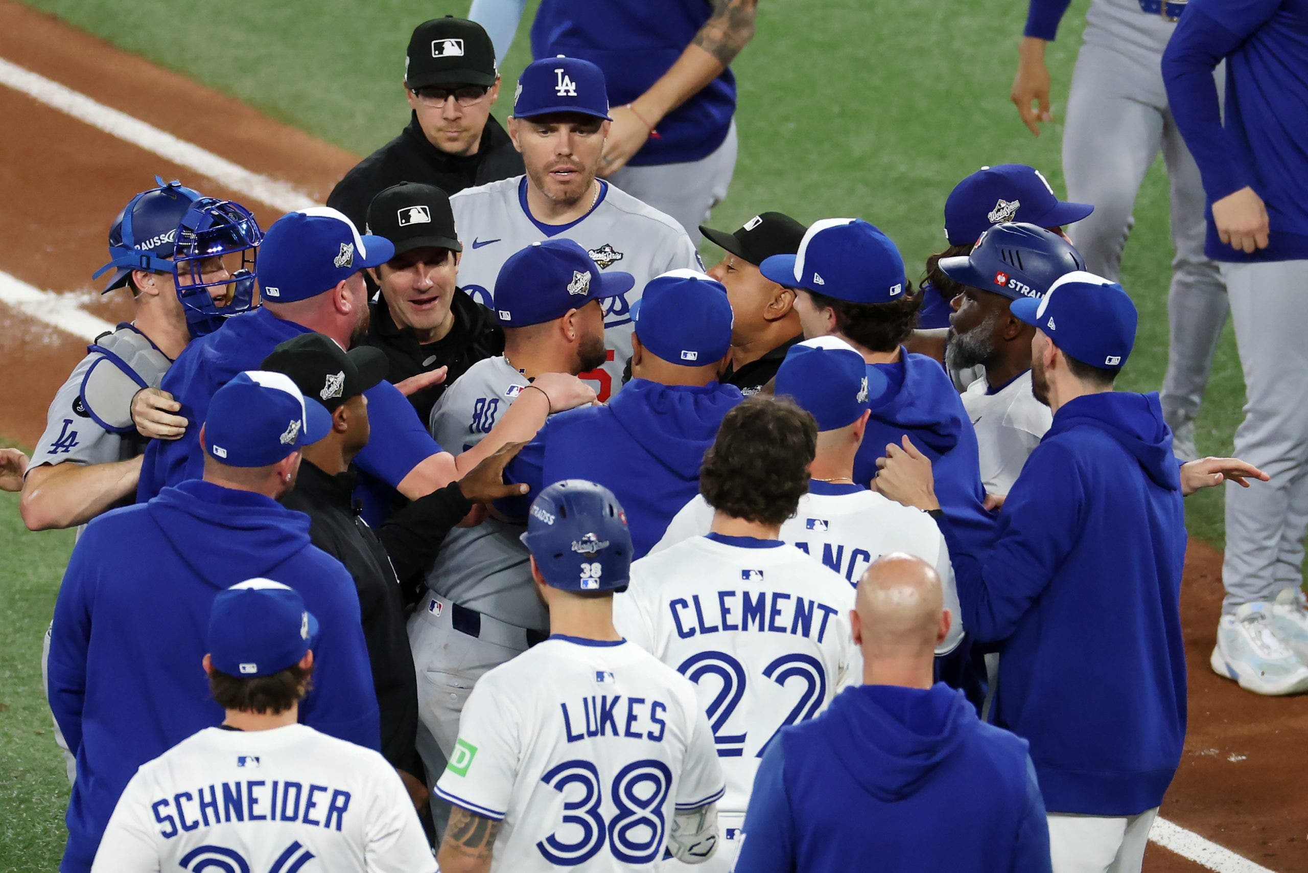 VIDEOS: Dodgers, Blue Jays benches clear in World Series Game 7
