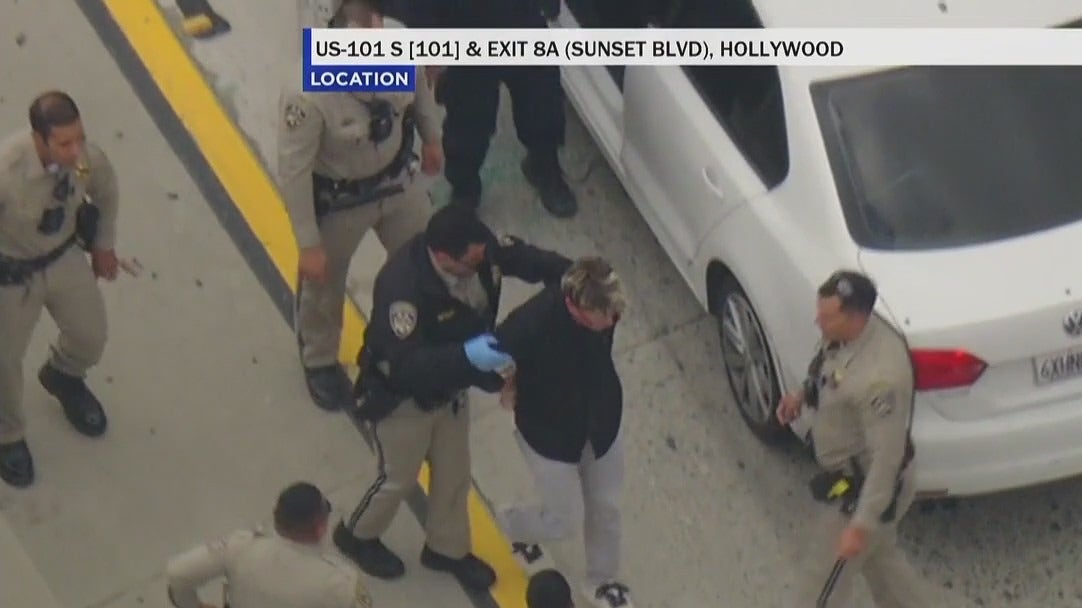 Driver arrested after pursuit, standoff on 101 Freeway in Hollywood