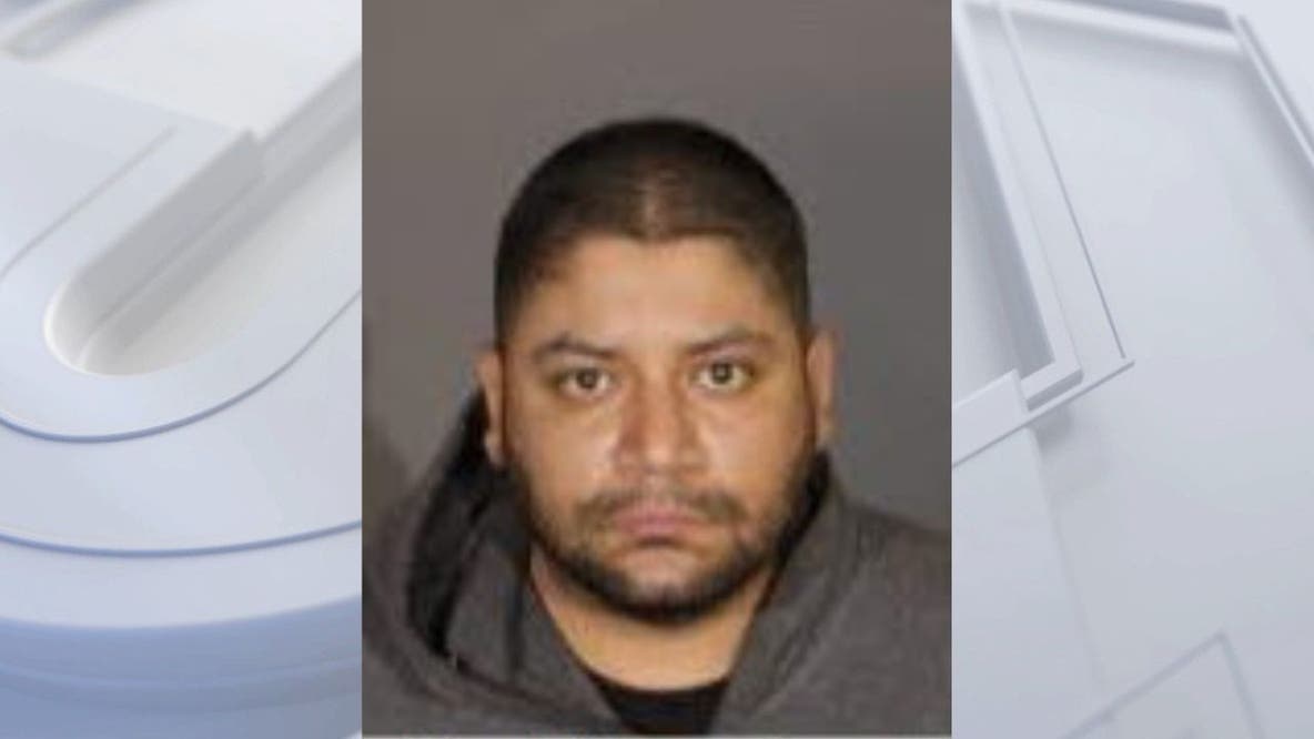 Man charged with sexually assaulting girl at Hollywood restaurant