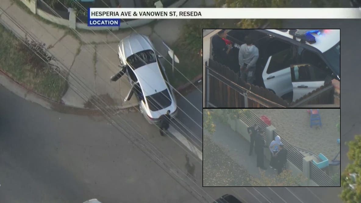 Police chase ends in Reseda, at least two in custody