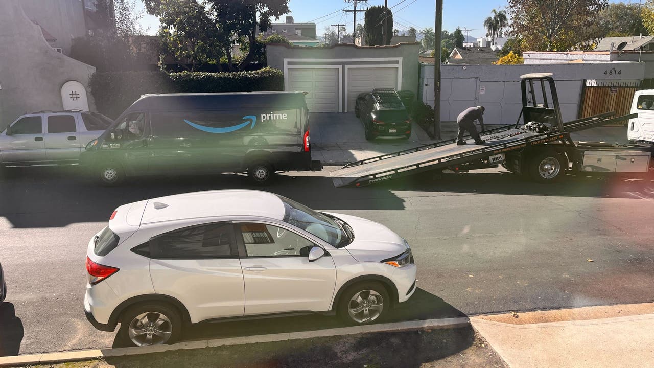 Suspect carjacks Amazon delivery truck, crashes into multiple cars in Mid-City