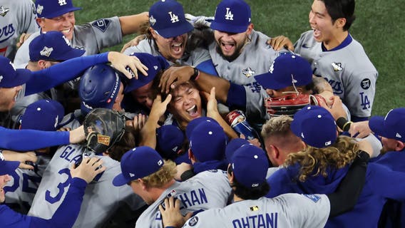 Dodgers capture back-to-back World Series championships, first since 2000