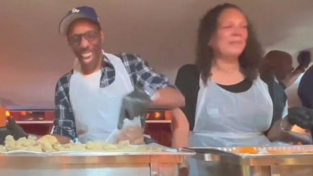 Laugh Factory serves up hot meals, smiles for Thanksgiving