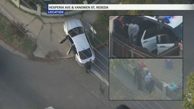 Police chase ends in Reseda, at least two in custody