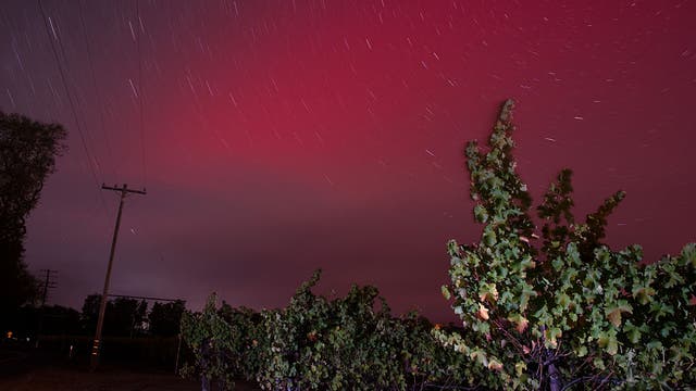 Unreal sight: Rare Northern Lights paint Southern California skies