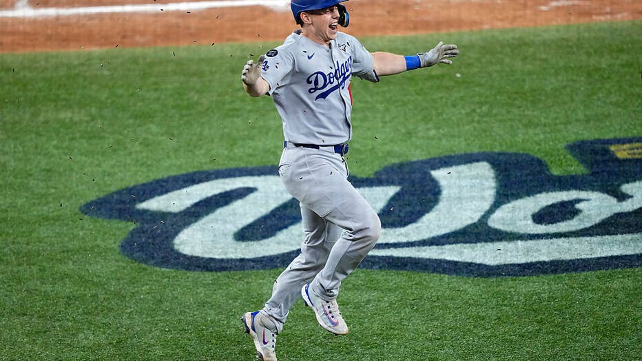 Dodgers' Will Smith works celebratory 'shift' at Raising Cane's in