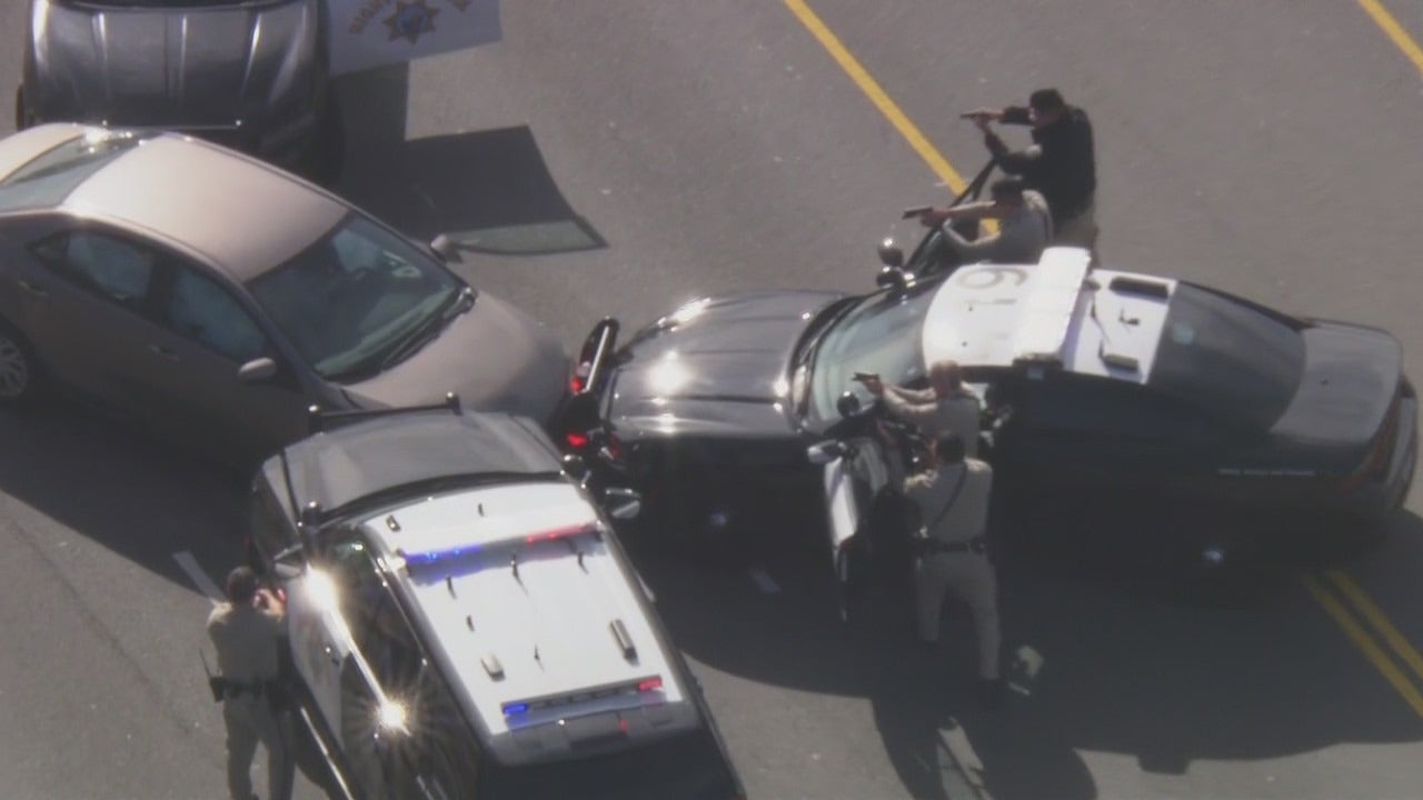 High-speed pursuit ends in crash in San Fernando Valley