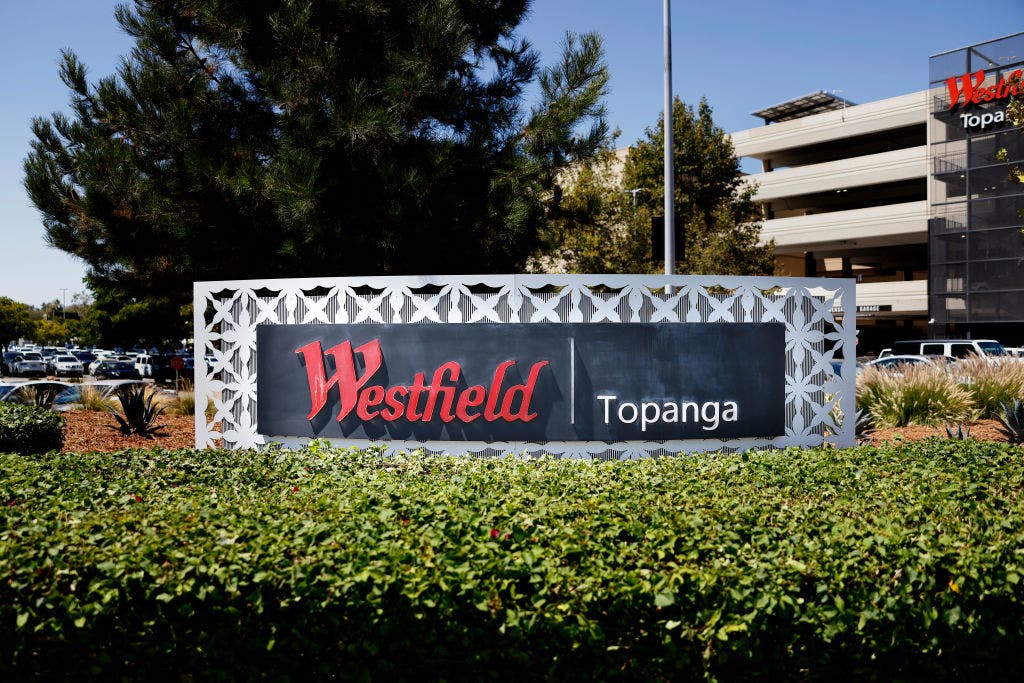 15-year-old boys stabbed, robbed at Westfield Topanga mall