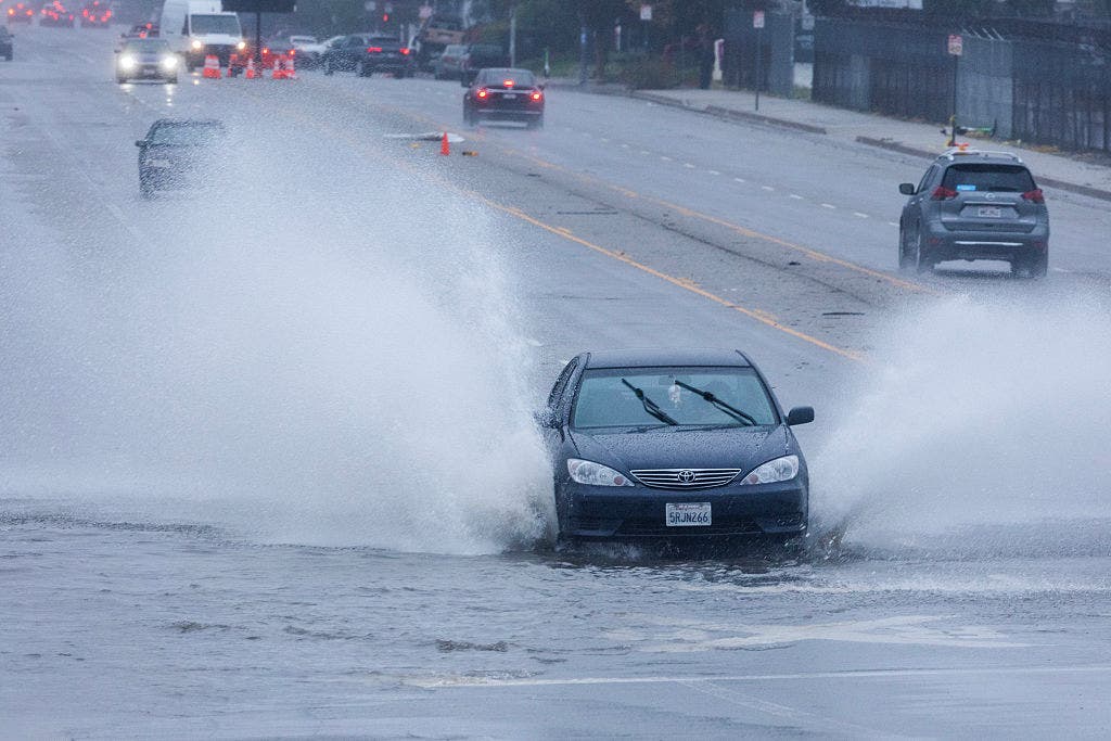 Southern California rain tapers off as holiday storm moves out