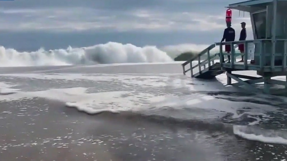 Super Cold Moon brings surge of King Tides to Southern California
