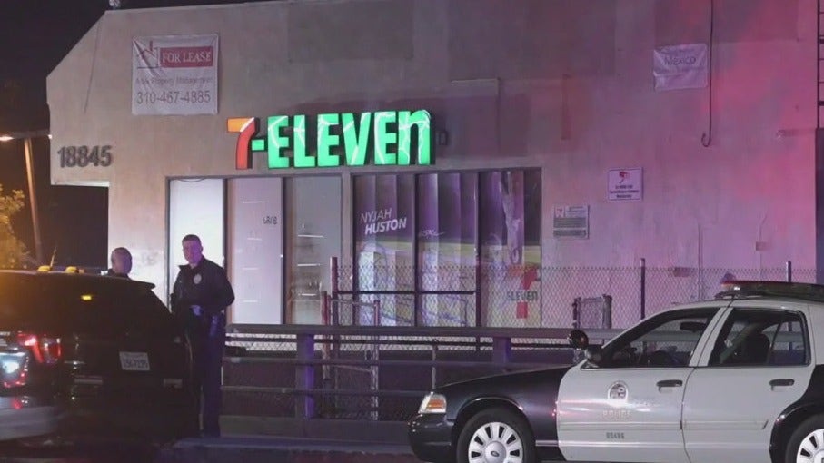 LAPD fatally shoots suspect outside 7-Eleven in San Fernando Valley