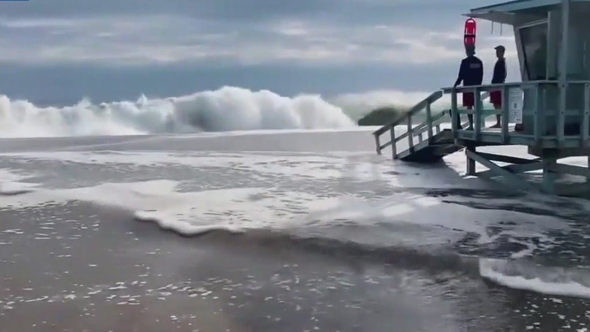 Dangerous king tides prompt flooding advisories, high surf warnings following Laguna Beach tragedy