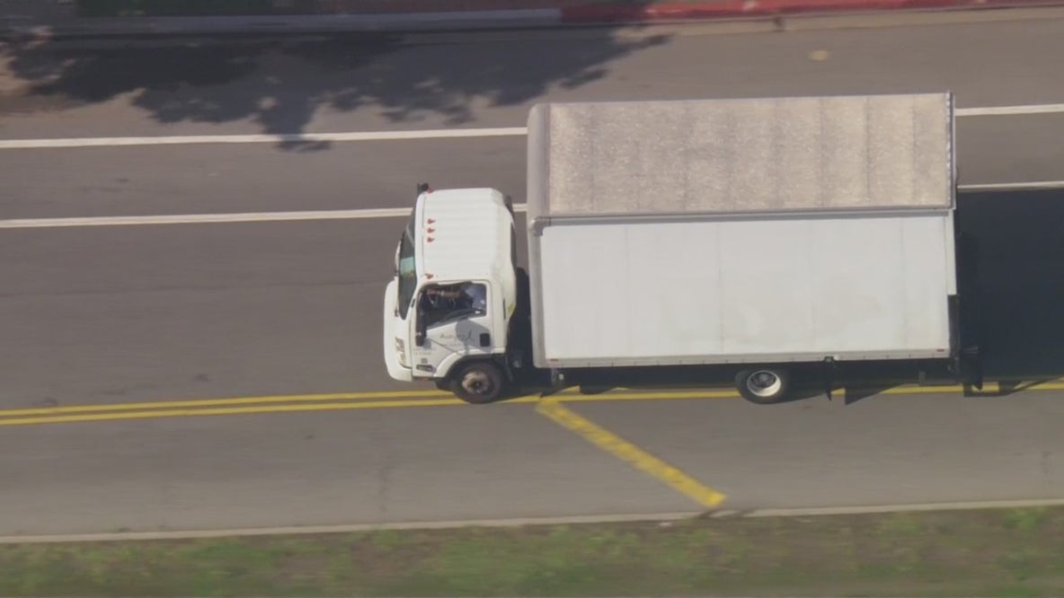 Suspect steals box truck during appliance delivery in Santa Monica