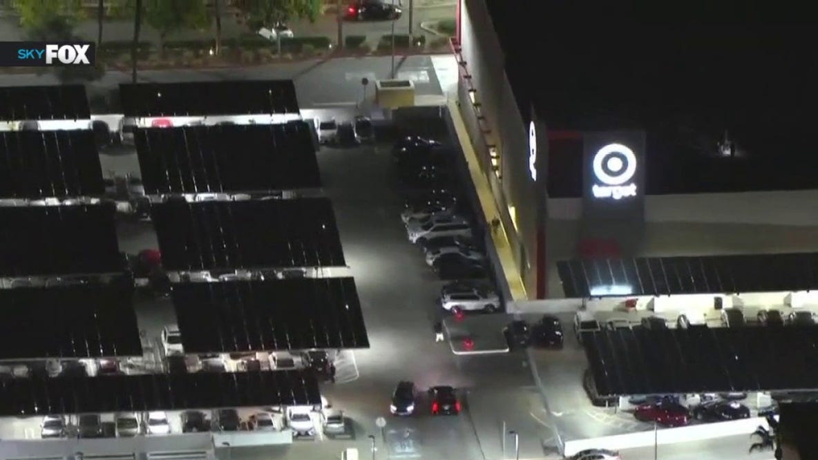 Teens robbed, stabbed at Westfield Topanga mall