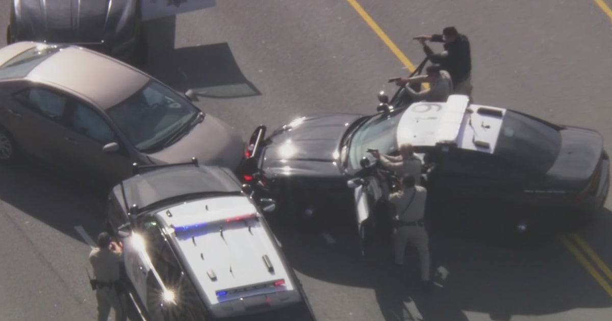 High-speed pursuit ends in crash in San Fernando Valley | FOX 11 Los ...