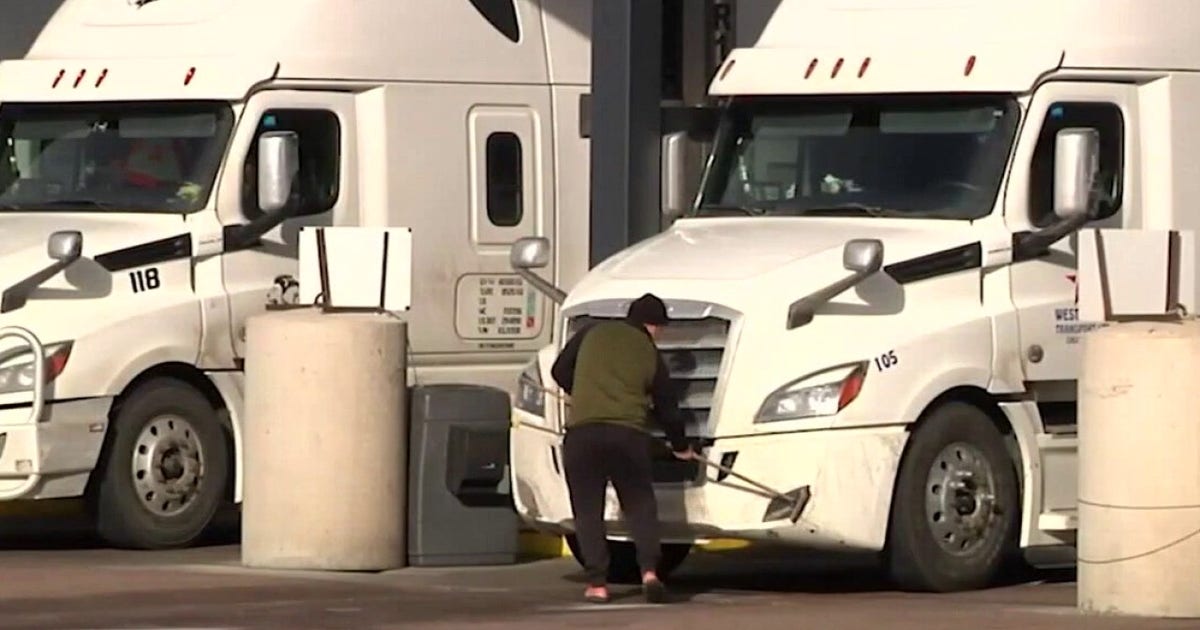 Sở DMV gia hạn thời hạn hủy giấy phép lái xe cho tài xế xe tải nhập cư.