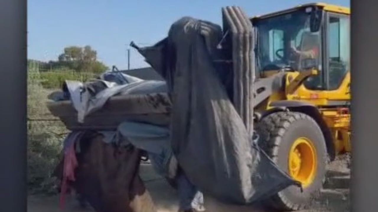 Bulldozers move into Marina del Rey encampment after months of complaints