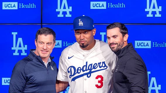 'I'm looking to win,' Edwin Díaz officially joins the LA Dodgers