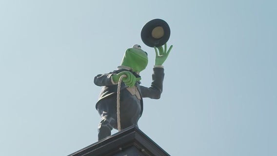 Hollywood's iconic Kermit the Frog statue makes historic move to Atlanta