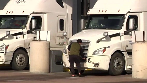 California delays revoking 17,000 commercial driver’s licenses after immigrant truckers sue