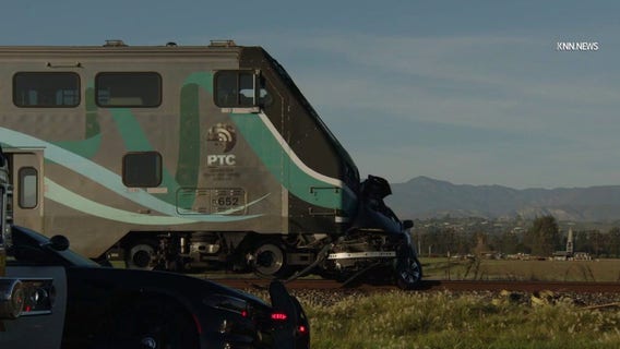 1 dead after train crashes into vehicle in Camarillo