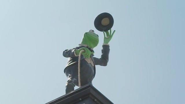 Hollywood's iconic Kermit the Frog statue makes historic move to Atlanta