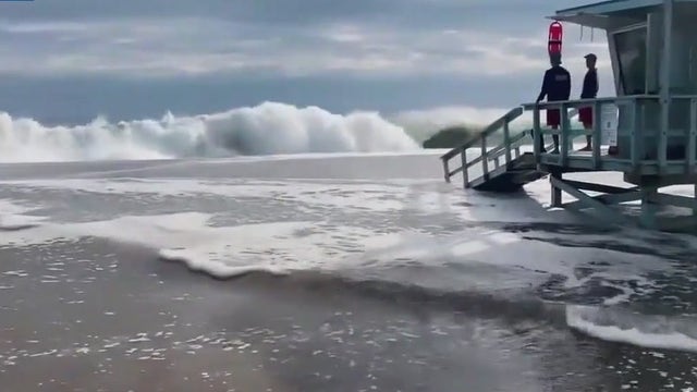Super Cold Moon brings surge of King Tides to Southern California
