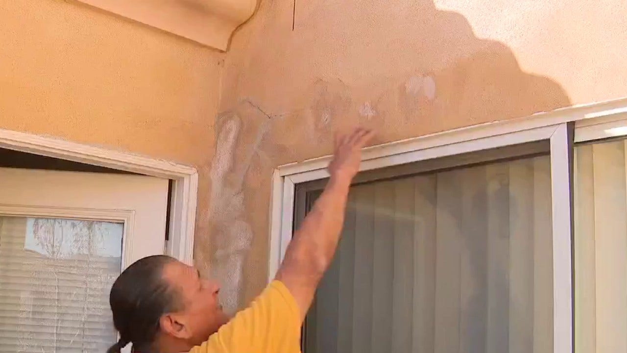 Santa Clarita tenant says townhouse is riddled with toxic mold and nothing is being done
