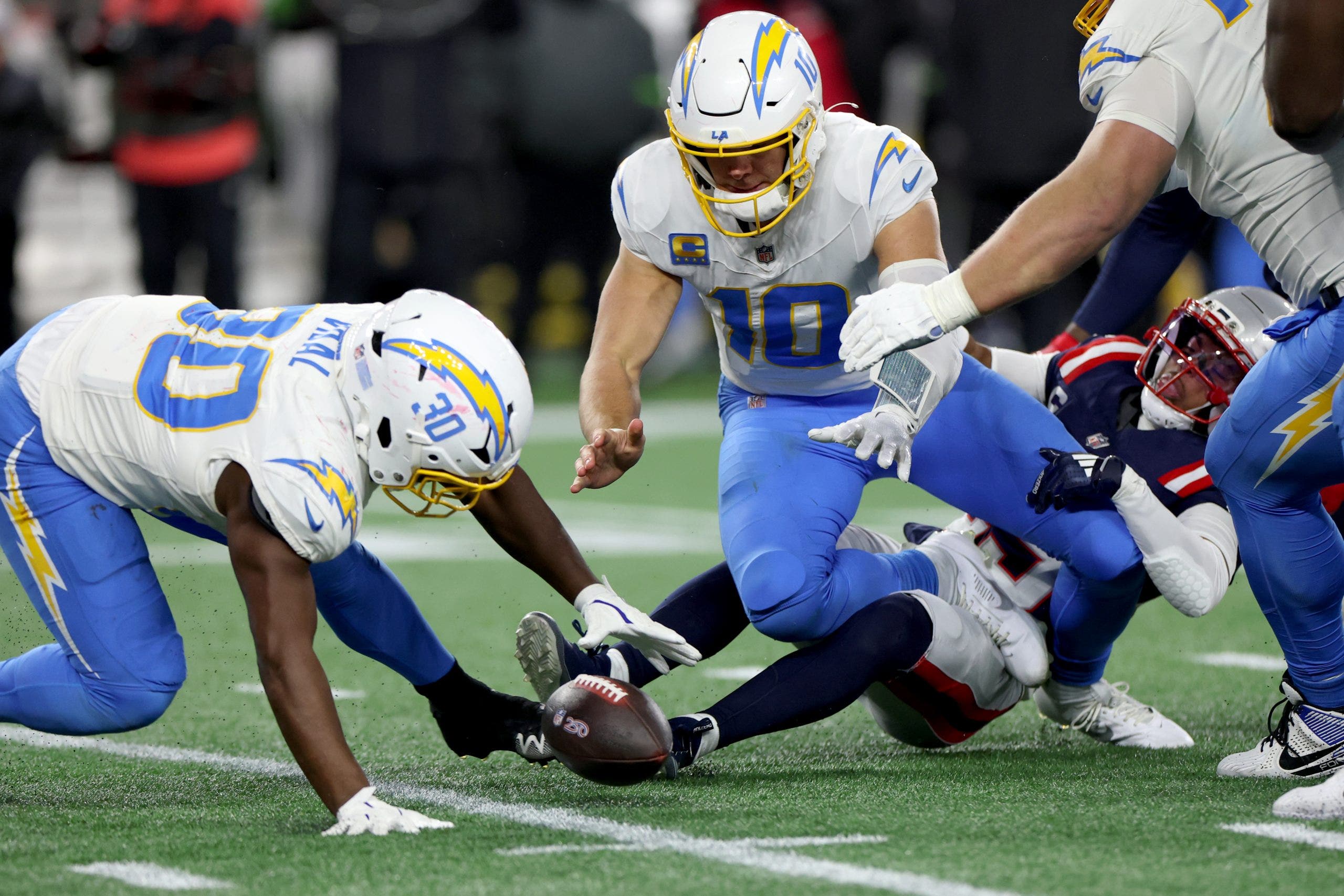 Chargers' season ends after loss to New England Patriots