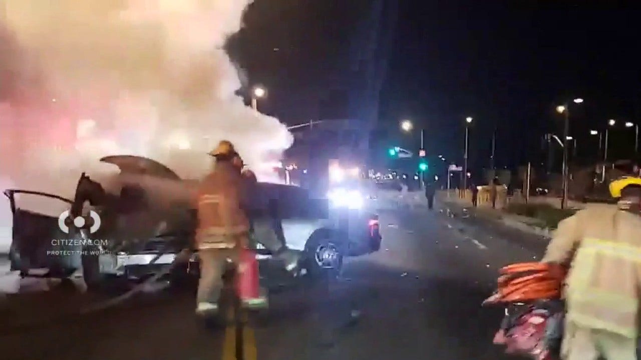 1 dead, another seriously injured in South LA crash