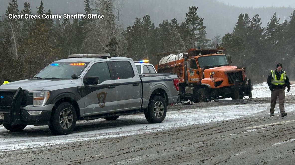 Girls' hockey team from Santa Clarita involved in deadly crash in Colorado