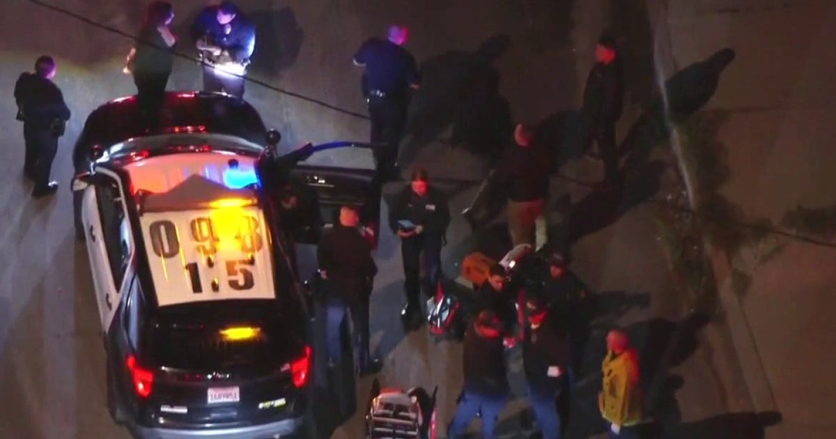 Pursuit crash in North Hollywood leaves 2 LAPD officers injured | FOX ...