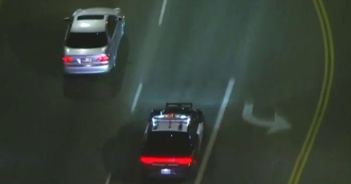 Wrong-way driver leads police chase across Los Angeles | FOX 11 Los Angeles
