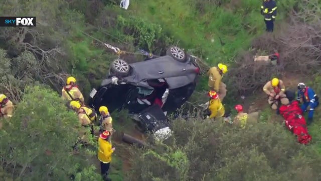 Woman rescued after car plunges 150 feet off Mulholland Drive in Studio City