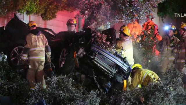Passenger killed after alleged drunk driver slams into tree in Woodland Hills