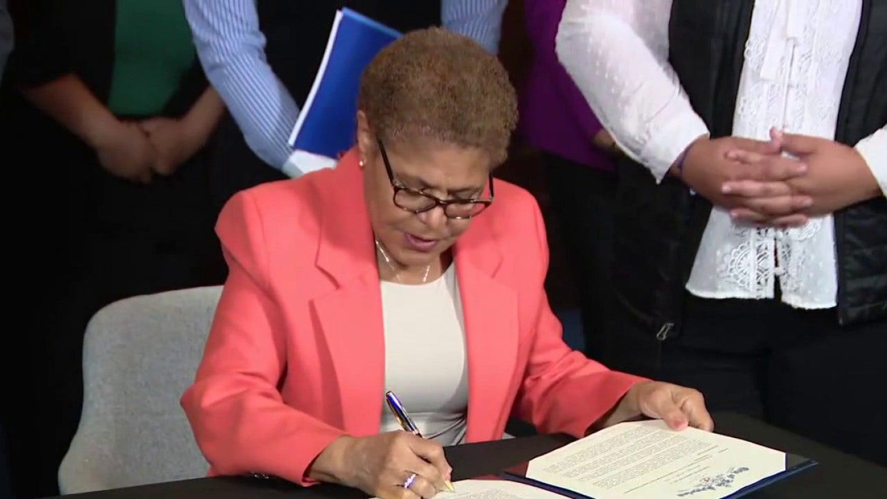 Mayor Bass signs new executive directive protecting immigrants from federal enforcement