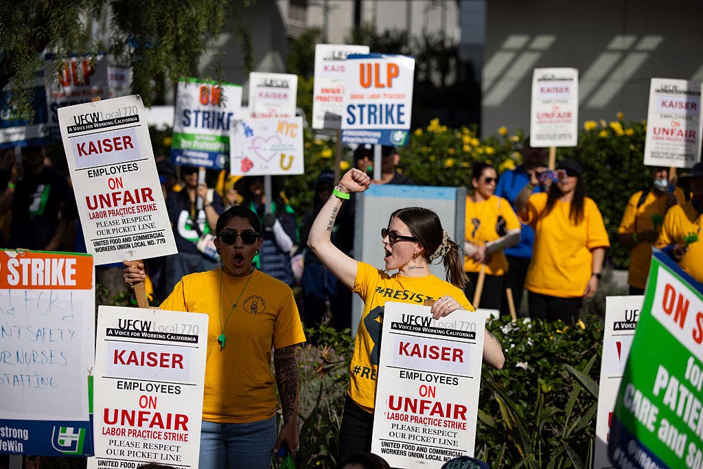 Kaiser pharmacy, lab workers end three-day strike as 31,000 nurses remain on picket lines