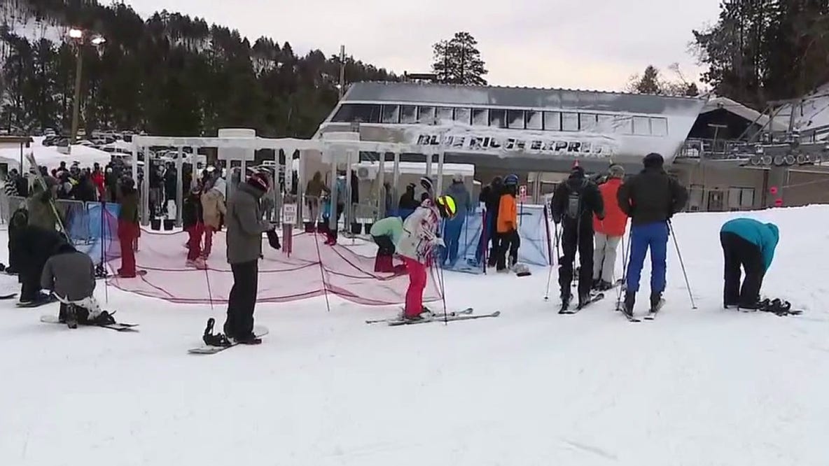 Southern California ski resorts prepare for busy weekend after getting fresh snow from recent storms